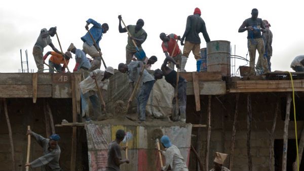 ಚಾಮರಾಜನಗರ: ಕಟ್ಟಡ ನಿರ್ಮಾಣ ಕಾರ್ಮಿಕರ ಐಡಿ ಕಾಳಸಂತೆಯಲ್ಲಿ ಮಾರಾಟ!