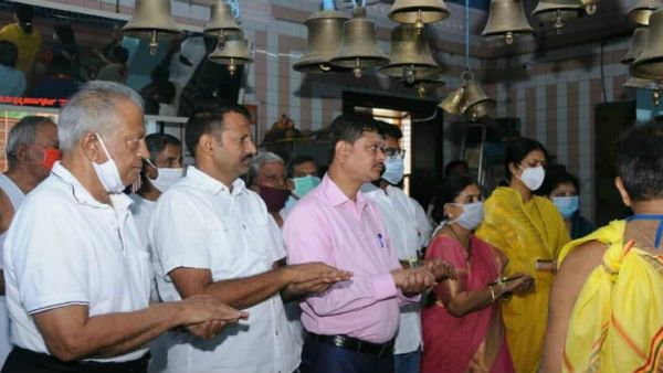 ದಾವಣಗೆರೆ ನಗರ ದೇವಿಗೆ ಗಣ್ಯರ ಸಮ್ಮುಖದಲ್ಲಿ ವಿಶೇಷ ಅಭಿಷೇಕ