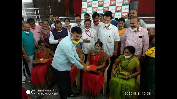 ಶಿವಮೊಗ್ಗದಲ್ಲಿ ಅಂಗನವಾಡಿ ಕಾರ್ಯಕರ್ತೆಯರಿಗೆ ಉಡಿ ತುಂಬಿ ಗೌರವ