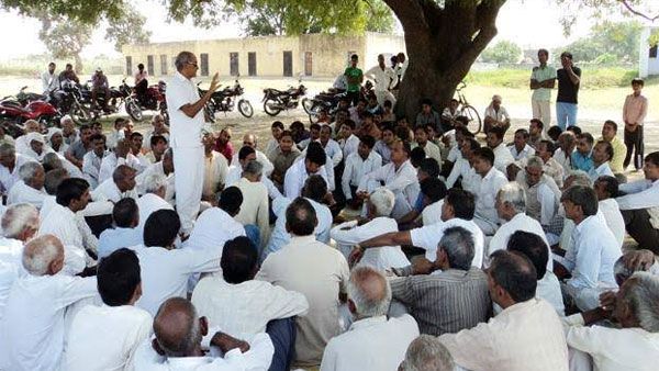 ಎಲ್ಲವನ್ನೂ ಬಿಟ್ಟು, ಗ್ರಾಮ ಪಂಚಾಯಿತಿ ಚುನಾವಣೆಗಳ ಮೇಲಷ್ಟೇ ಏಕೆ ನಿರ್ಬಂಧ?