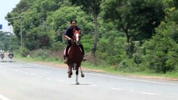 ಆಕ್ರೋಶಕ್ಕೆ ಕಾರಣವಾಯ್ತು ಲಾಕ್ ಡೌನ್ ನಲ್ಲಿ ಬಿಜೆಪಿ ಶಾಸಕರ ಮಗನ ಕುದುರೆ ಸವಾರಿ