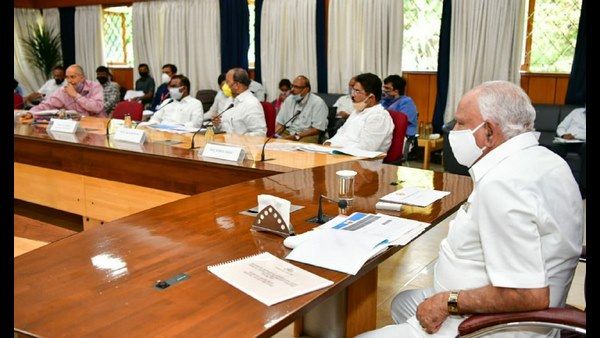 ಕಂದಾಯ, ಮುಜರಾಯಿ ಇಲಾಖೆ ಪ್ರಗತಿ ಪರಿಶೀಲಿಸಿದ ಸಿಎಂ ಯಡಿಯೂರಪ್ಪ