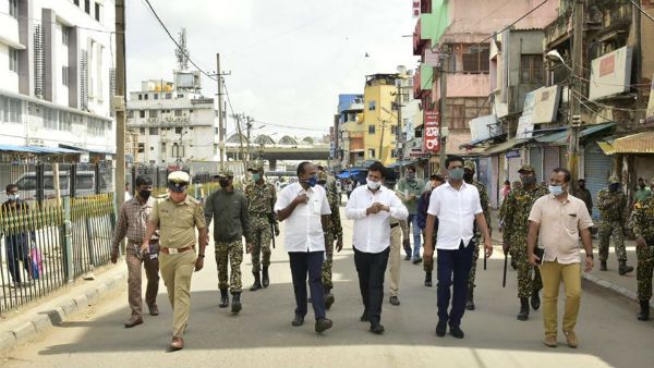 ಸೀಲ್ ಡೌನ್; ಕೆ. ಆರ್. ಮಾರ್ಕೆಟ್‌ಗೆ ಮೇಯರ್ ಭೇಟಿ