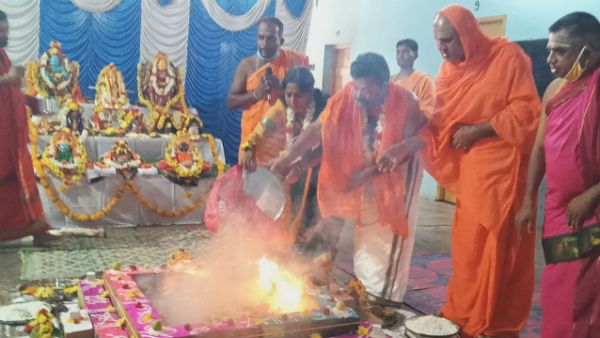 ಕೊರೊನಾ ವಾರಿಯರ್ಸ್ ಗಾಗಿ ದಾವಣಗೆರೆಯಲ್ಲಿ ಮೃತ್ಯುಂಜಯ ಹೋಮ