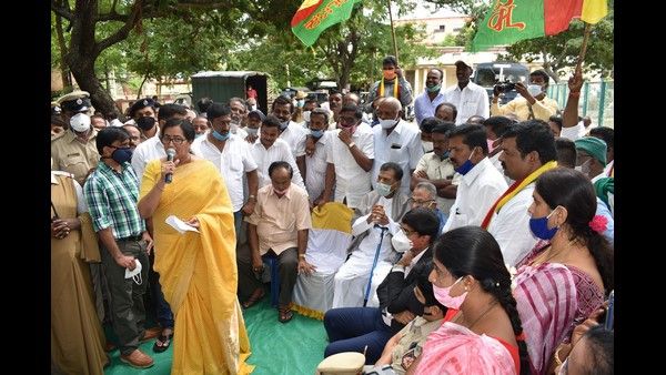 ಮೈಶುಗರ್ ಖಾಸಗೀಕರಣ ವಿರೋಧಿಗಳಿಗೆ ಸಂಸದೆ ಸುಮಲತಾ ತಿರುಗೇಟು!