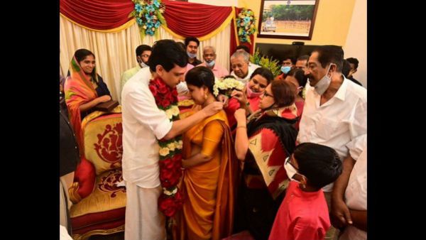 ಚಿತ್ರಸುದ್ದಿ: ಬೆಂಗಳೂರು ನಿವಾಸಿ, ಕೇರಳ ಸಿಎಂ ಪುತ್ರಿ ವೀಣಾಗೆ ಮದ್ವೆ