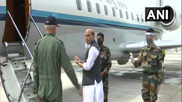 ರಷ್ಯಾದಿಂದ ತುರ್ತಾಗಿ ಫೈಟರ್ ಜೆಟ್, ಯುದ್ಧನೌಕೆ ಕಳುಹಿಸಲು ರಾಜನಾಥ್ ಸಿಂಗ್ ಮನವಿ