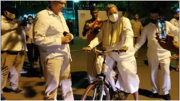 ಸಿದ್ಧರಾಮಯ್ಯ ಸೈಕಲ್ ಖರೀದಿ: ಟಿಕ್‌ಟಾಕ್‌ನಲ್ಲಿ 'ಟಗರು' ಸೌಂಡ್