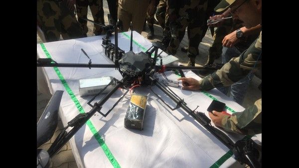 ಗಡಿಯಲ್ಲಿ ಪಾಕಿಸ್ತಾನದ ಡ್ರೋನ್‌ ಹೊಡೆದುರುಳಿಸಿದ BSF: ಶಸ್ತ್ರಾಸ್ತ್ರ ವಶ