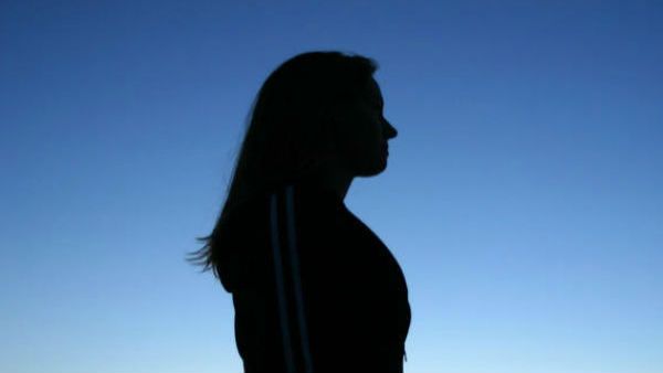 ದಿನಸಿ ತರಲು ಹೋದ ಮಹಿಳೆಯನ್ನು ಚುಡಾಯಿಸಿದವ ಅಂದರ್!