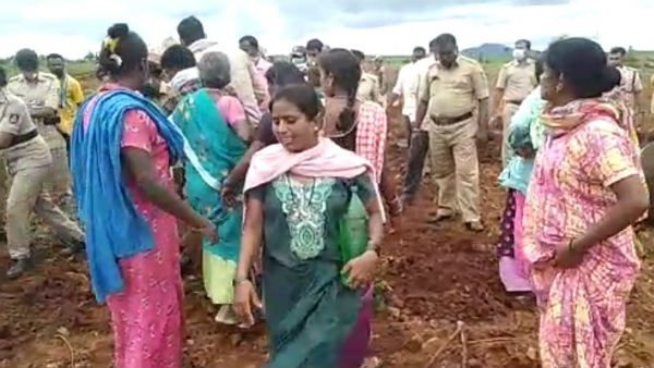 ಬಗರ್ ಹುಕುಂ ಜಮೀನಿನಲ್ಲಿ ಜೆಸಿಬಿ ಘರ್ಜನೆ, ಕಣ್ಣೆದುರೇ ಬೆಳೆಗಳು ನೆಲಸಮ: ರೈತರ ಹಿಡಿಶಾಪ