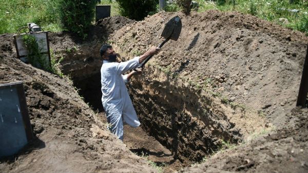 ಕೊರೊನಾದಿಂದ ಮೃತಪಟ್ಟವರ ಅಂತ್ಯಕ್ರಿಯೆಗೆ 35 ಎಕರೆ ಜಾಗ ನಿಗದಿ