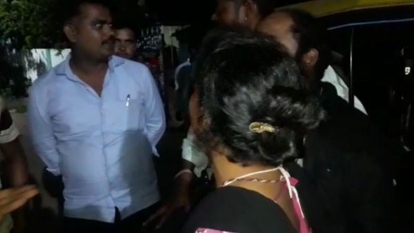 5 ವರ್ಷ ಪ್ರೀತಿ ಮಾಡಿ ಕೈ ಕೊಟ್ಟ ಪ್ರಿಯಕರ: ಯುವತಿಯ ಪ್ರತಿಭಟನೆ