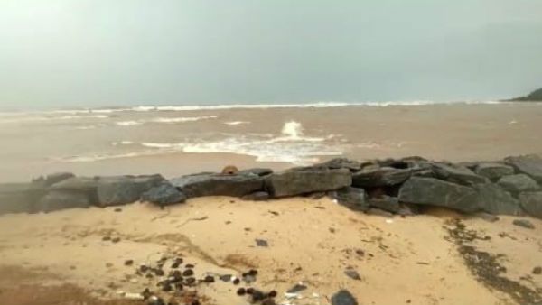 ಅರಬ್ಬಿ ಸಮುದ್ರದ ಪಾಲಾದ ಜ್ಯೂಸ್ ಅಂಗಡಿ!