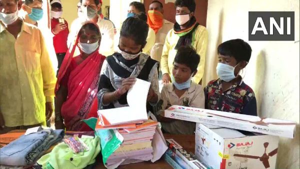 10ನೇ ತರಗತಿ ಪಾಸ್ ಮಾಡಿದ ಬಡ ವಿದ್ಯಾರ್ಥಿನಿಗೆ ದುಬಾರಿ ಗಿಫ್ಟ್‌