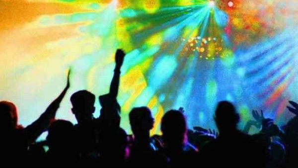 ವೈರಸ್ಸೇ ಸುಳ್ಳು ಎಂದು ಕೊವಿಡ್ ಪಾರ್ಟಿಗೆ ಹೋದ ವ್ಯಕ್ತಿ ಏನಾದ?