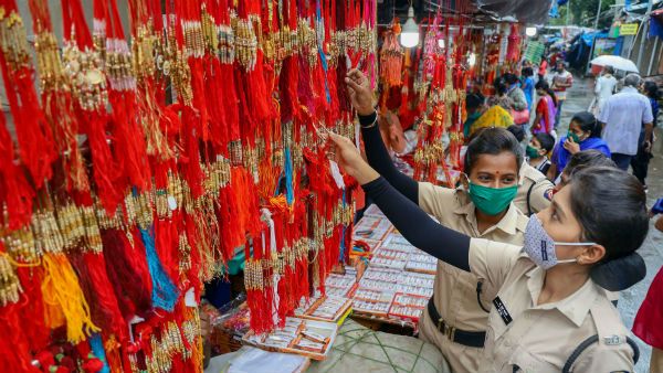 ರಕ್ಷಾ ಬಂಧನ; ಸ್ಪೀಡ್ ಪೋಸ್ಟ್‌, ಆನ್‌ಲೈನ್ ಮೂಲಕವೂ ರಾಖಿ ಕಳುಹಿಸಿ