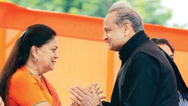 ರಾಜಸ್ಥಾನದಲ್ಲಿ ಗೆಹ್ಲೋಟ್ ಬೆನ್ನಿಗೆ ನಿಂತ ವಸುಂಧರಾ ರಾಜೇ: ಬಿಜೆಪಿ ಸರಕಾರ ರಚನೆಯ ಮಹತ್ವಾಕಾಂಕ್ಷೆಗೆ ತಣ್ಣೀರು?