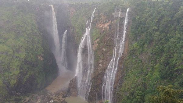 ದೀಪದ ಬೆಳಕಲ್ಲಿ ಜೋಗ ಜಲಪಾತದ ಸೌಂದರ್ಯ ಸವಿಯಿರಿ