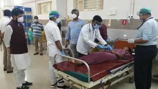 ಯುವತಿಯನ್ನು ಆಸ್ಪತ್ರೆಗೆ ಸೇರಿಸಿ ಮಾನವೀಯತೆ ಮೆರೆದ ಸಚಿವ ಸಿ.ಟಿ ರವಿ