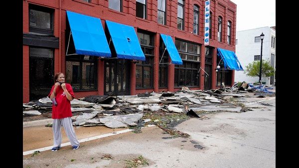 ಲಾರಾ ಹೊಡೆತಕ್ಕೆ 50 ಜನರ ಸಾವು, 6 ಲಕ್ಷಕ್ಕೂ ಹೆಚ್ಚು ನಿರಾಶ್ರಿತರು