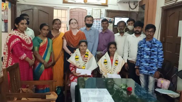 ಮಾತೃಭಾಷೆ ಮರಾಠಿಯಾದ್ರೂ ಕನ್ನಡದಲ್ಲಿ ಪೂರ್ಣಾಂಕ; ಬೆಳಗಾವಿ ಕುವರಿಯರಿಗೆ ವಿಶೇಷ ‌ಗೌರವ