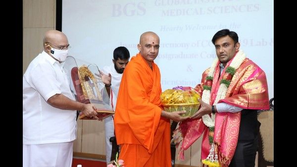 ಇನ್ನೊಂದು ವಾರದಲ್ಲಿ ಎರಡು ಸಾವಿರ ಹೆಚ್ಚುವರಿ ವೈದ್ಯರು ಕೊವಿಡ್ ಚಿಕಿತ್ಸೆಗೆ ಲಭ್ಯ : ಸಚಿವ ಸುಧಾಕರ್