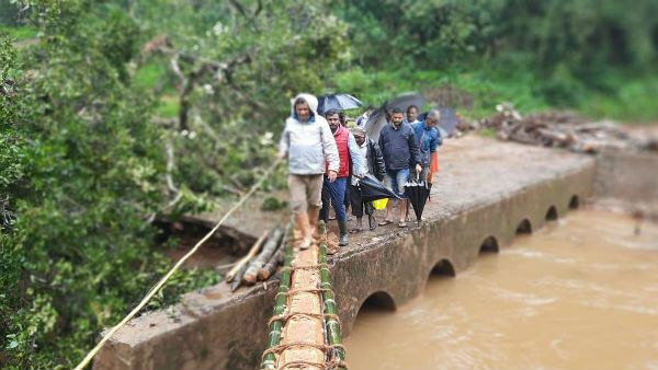 ಕೊಡಗು ಮಳೆ ರೆಡ್ ಅಲರ್ಟ್, ತುರ್ತು ಸೇವೆಗೆ ಹೆಲ್ಪ್ ಲೈನ್