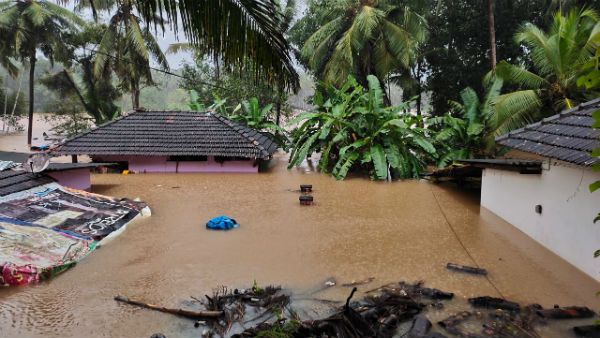 ಭಾರಿ ಮಳೆಯ ಆರ್ಭಟಕ್ಕೆ ತತ್ತರಿಸಿದ ಕೃಷ್ಣನಗರಿ: 4 ದಶಕಗಳ ಬಳಿಕ ಪ್ರವಾಹ