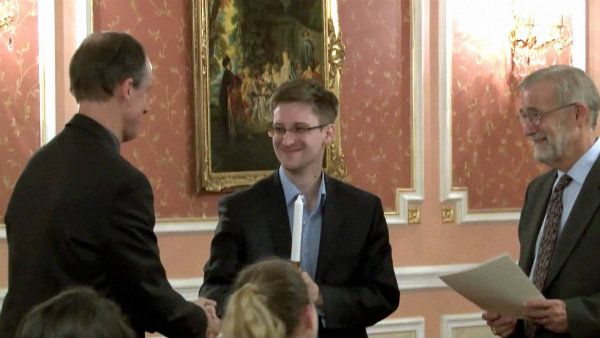 ಸ್ನೊಡೆನ್ ಕೇಸ್: ಖಾಸಗಿ ಮಾಹಿತಿ ಕದಿಯುವುದು ಅಪರಾಧ- ಕೋರ್ಟ್