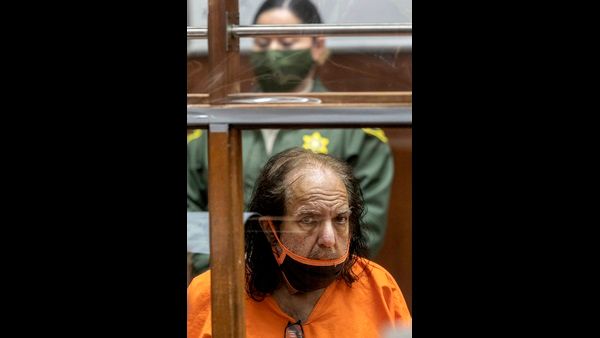 67 ವಯಸ್ಸಿನ ನೀಲಿಚಿತ್ರ ತಾರೆಗೆ 250 ವರ್ಷ ಜೈಲುವಾಸ?