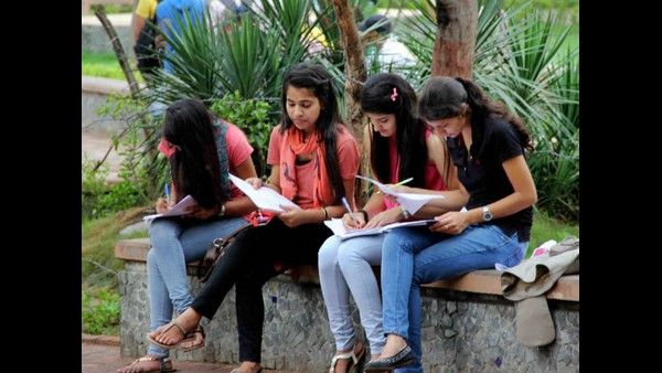 ಪದವಿ, ಸ್ನಾತಕೋತ್ತರ ತರಗತಿ ಪ್ರಾರಂಭಕ್ಕೆ ಹೊಸ ದಿನಾಂಕ: ವೇಳಾಪಟ್ಟಿ ಬಿಡುಗಡೆ