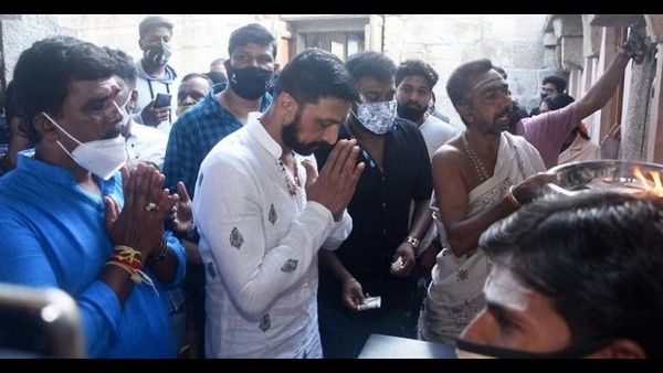 ಮೈಸೂರು: ಚಾಮುಂಡಿ ಬೆಟ್ಟಕ್ಕೆ ಭೇಟಿ ನೀಡಿದ ಕಿಚ್ಚ ಸುದೀಪ್