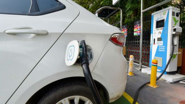ಬೆಂಗಳೂರಿನ ಪೆಟ್ರೋಲ್ ಬಂಕ್‌ಗಳಲ್ಲೂ EV ಚಾರ್ಜಿಂಗ್ ಕಿಯೋಸ್ಕ್