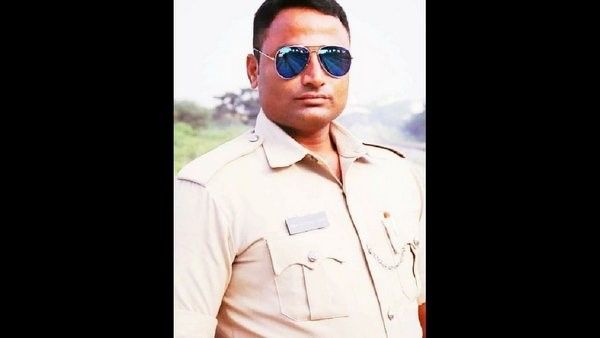 10 ದಿನವಾದರೂ ಪಾಕ್ ಪರ ಪೋಸ್ಟ್ ಹಾಕಿದ್ದ ಪೇದೆಯನ್ನು ಬಂಧಿಸದ ಪೊಲೀಸರು