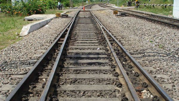 ಅಚಾನಕ್ಕಾಗಿ ರೈಲಿನಡಿ ಬಿದ್ದ 2 ವರ್ಷದ ಮಗು ಪ್ರಾಣಾಪಾಯದಿಂದ ಪಾರು