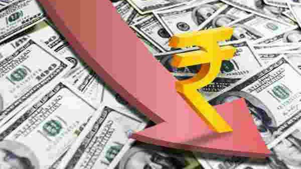 ಡಾಲರ್ ಎದುರು ಜಿಗಿದಿದ್ದ ರೂಪಾಯಿ 20 ಪೈಸೆ ಇಳಿಕೆ