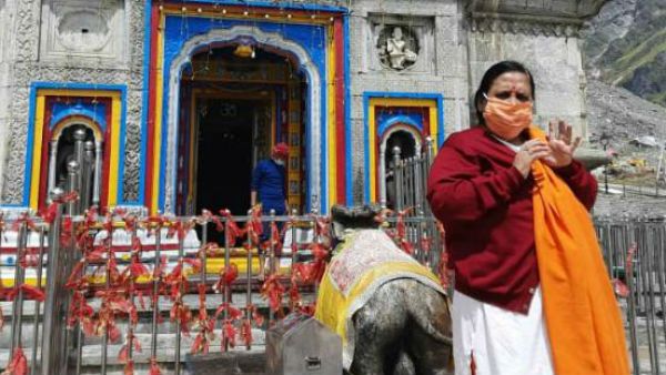 ಕೊರೊನಾ ನಿಯಮ ಉಲ್ಲಂಘಿಸಿದ ಬಿಜೆಪಿ ಹಿರಿಯ ನಾಯಕಿ ಉಮಾ ಭಾರತಿ