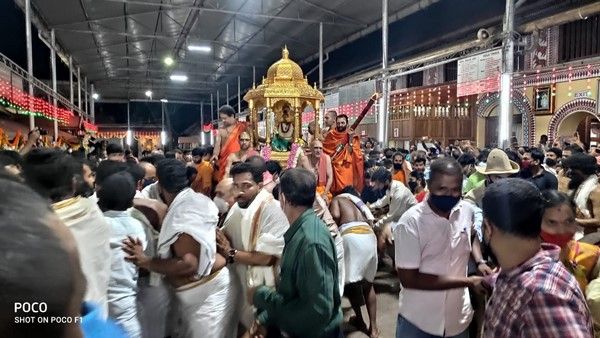 ಕೊಲ್ಲೂರು ಮೂಕಾಂಬಿಕಾ ದೇವಸ್ಥಾನದಲ್ಲಿ ನವರಾತ್ರಿ ರಥೋತ್ಸವ, ವಿಶೇಷ ಪೂಜೆ