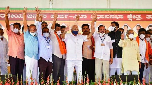 ಹೆಣದ ರಾಶಿಯ ಮೇಲೆ ಪಿಪಿಇ ಕಿಟ್ ದುಡ್ಡು ಹೊಡೆದಿದ್ದಾರೆ!