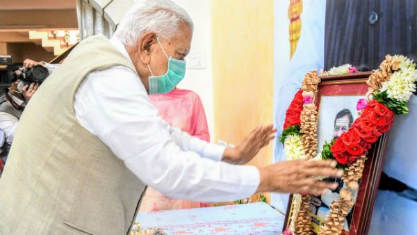 ಬೆಳಗಾವಿ: ದಿ.ಸುರೇಶ ಅಂಗಡಿ ಕುಟುಂಬಕ್ಕೆ ರಾಜ್ಯಪಾಲ ವಜುಭಾಯ್ ವಾಲಾ ಸಾಂತ್ವನ