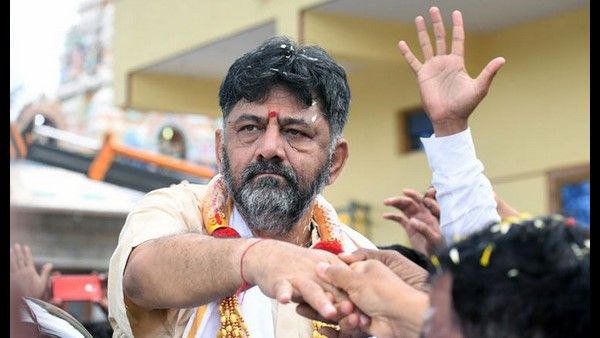 ಸಿಬಿಐ ಅಧಿಕೃತ ಹೇಳಿಕೆ: ದಾಳಿಯ ವೇಳೆ ಡಿಕೆಶಿ ಮನೆಯಲ್ಲಿ ಸಿಕ್ಕಿದ್ದು ಬರೀ ಪಂಚೆ, ಸೀರೆಯಲ್ಲ