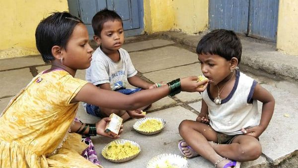 ಕಲಬುರಗಿ ಪ್ರವಾಹ; ಕಾಳಜಿ ಕೇಂದ್ರದಲ್ಲಿ ಊಟದೊಂದಿಗೆ ಹಣ್ಣು-ಹಾಲು ಪೂರೈಕೆ