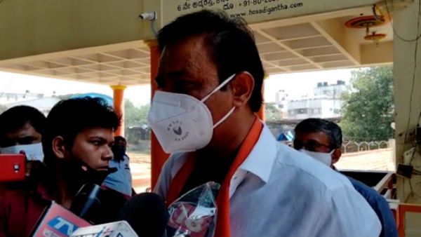 ಯಾರ್ರಿ ಅವನು ಮುನಿರತ್ನ? ನಮಗೆ ಗಾಡ್‌ಫಾದರ್‌ ಆಗೋದಕ್ಕೆ!