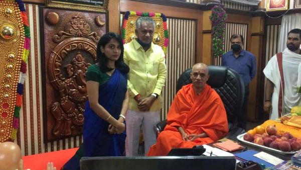 ಮುನಿರತ್ನ ವಿರುದ್ಧ ಡಿ. ಕೆ. ರವಿ ಪತ್ನಿ ಕಣಕ್ಕೆ?, ಸ್ವಾಮೀಜಿ ಭೇಟಿ