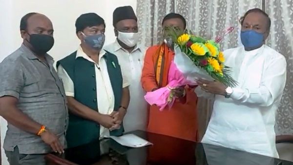 ಕ್ಷೌರಿಕರನ್ನು ಎಸ್ಟಿಗೆ ಸೇರಿಸುವ ಹೋರಾಟಕ್ಕೆ ಈಶ್ವರಪ್ಪ ಬೆಂಬಲ