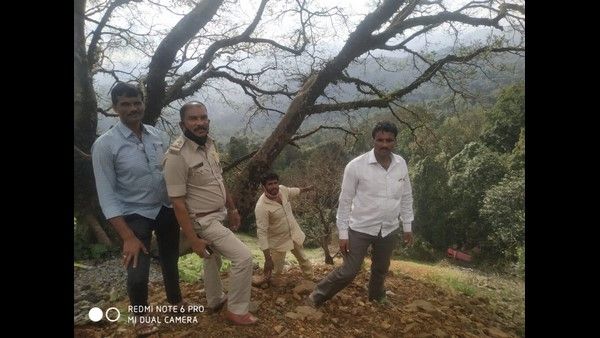 ಹುಲಿಕಲ್ ಘಾಟ್ ನಲ್ಲಿ 400 ಅಡಿ ಆಳಕ್ಕೆ ಉರುಳಿದ ಲಾರಿ: ಅಚ್ಚರಿಯಾಗಿ ಬದುಕಿ ಬಂದ ಚಾಲಕ