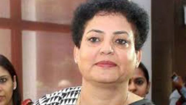 ಟ್ವಿಟರಿಗರ ಕೆಂಗಣ್ಣಿಗೆ ಗುರಿಯಾದ ಮಹಿಳಾ ಆಯೋಗದ ಅಧ್ಯಕ್ಷೆ ರೇಖಾ ಶರ್ಮಾ