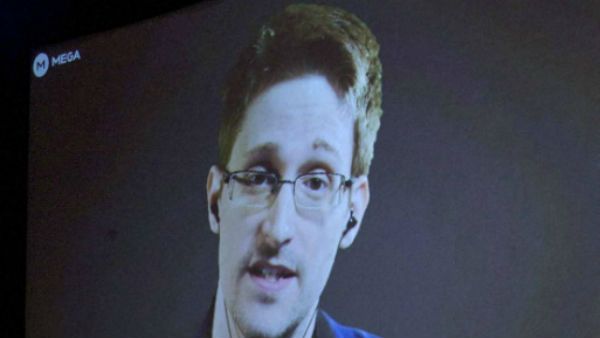 ಅಮೆರಿಕ ವಿರುದ್ಧ ತೊಡೆತಟ್ಟಿದ ರಷ್ಯಾ, ಸ್ನೋಡೆನ್‌ಗೆ ನಾಗರಿಕತ್ವ..!