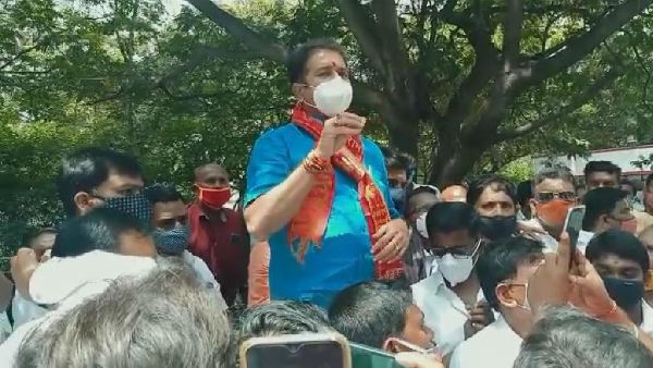 ಪಕ್ಷೇತರ ಅಭ್ಯರ್ಥಿಯಾಗಿ ಶ್ರೀನಿವಾಸ್ ನಾಮಪತ್ರ ಸಲ್ಲಿಕೆ; ಬಿಜೆಪಿ ಅಭ್ಯರ್ಥಿಗೆ ಸೋಲಿನ ಭೀತಿ